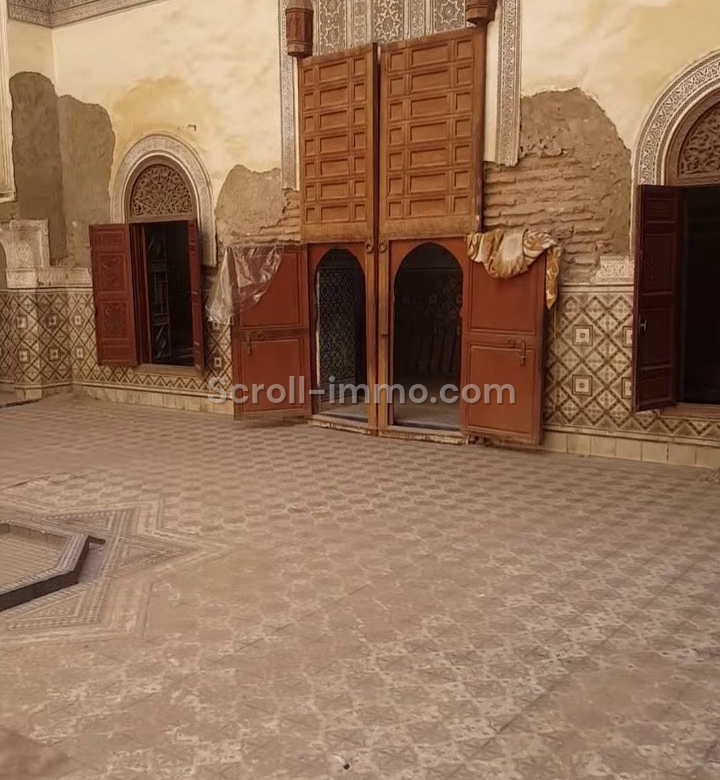 Riad 556m2 à rénover dans le quartier de Hart Essoura
