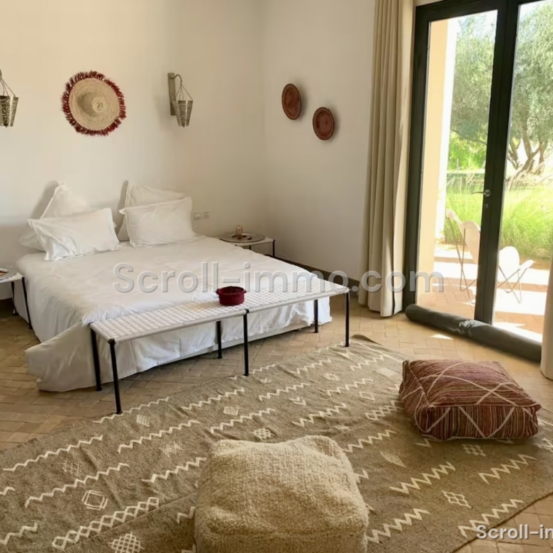 Très beau domaine de 12000 m2, villa 4 suites