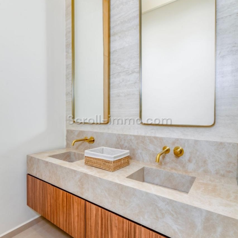 Villa luxueuse Meublée à Vendre – Route de Fès, Km 13