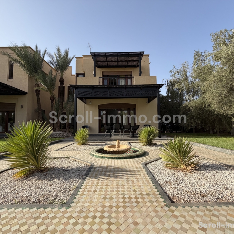 Villa 700m2 sur Parcelle de 2100m2 – Palmeraie