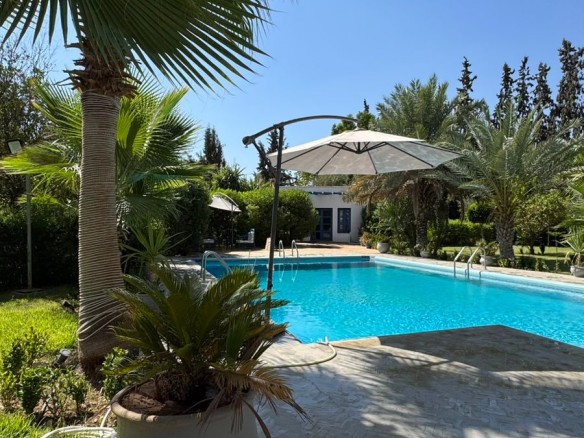 Villa 6 suites à Targa – Piscine – grand terrain