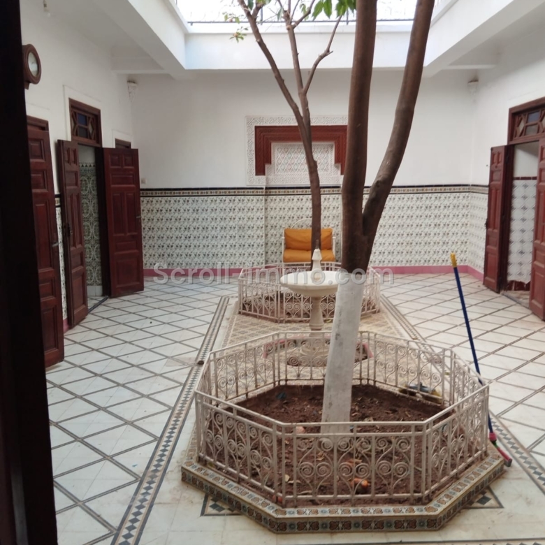 Riad 194m² Titré Clef en main  – Quartier Laksour