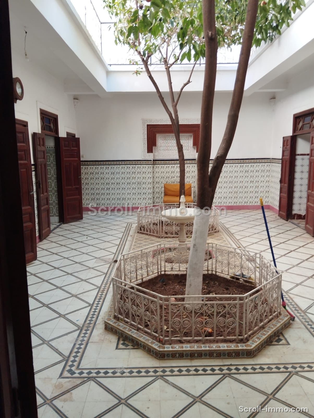 Riad 194m² Titré Clef en main  – Quartier Laksour