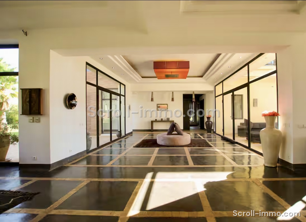 Très beau domaine de 12000 m2, villa 4 suites