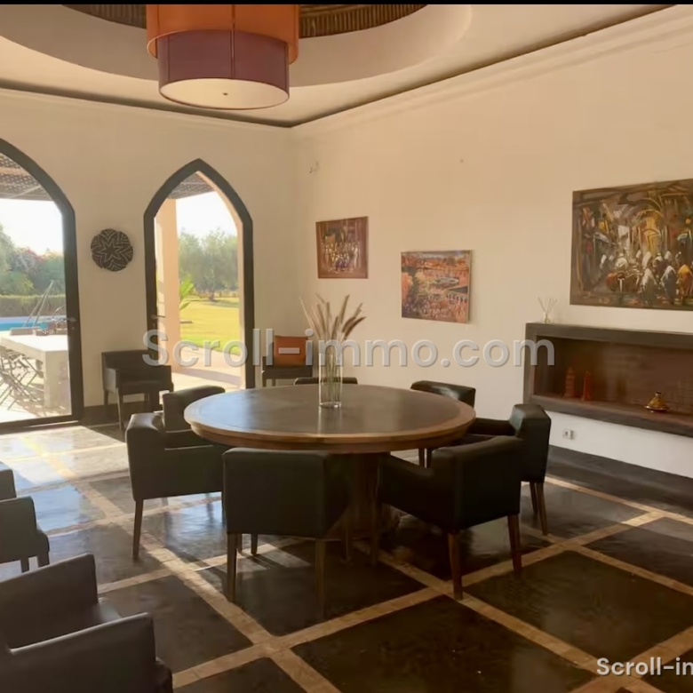 Très beau domaine de 12000 m2, villa 4 suites
