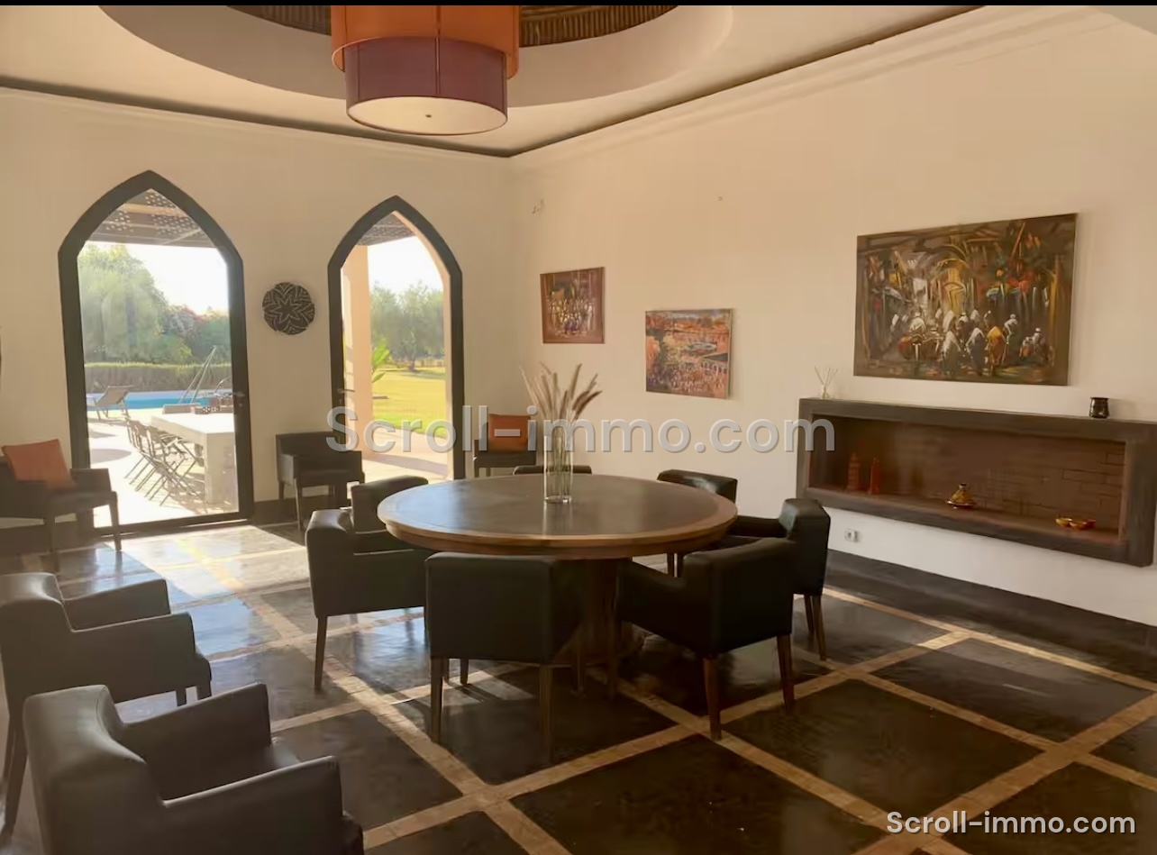Très beau domaine de 12000 m2, villa 4 suites