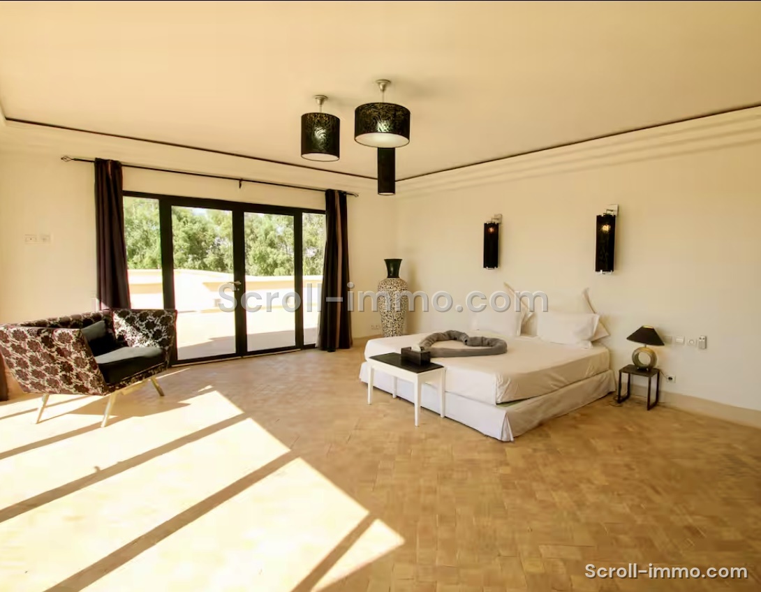 Très beau domaine de 12000 m2, villa 4 suites