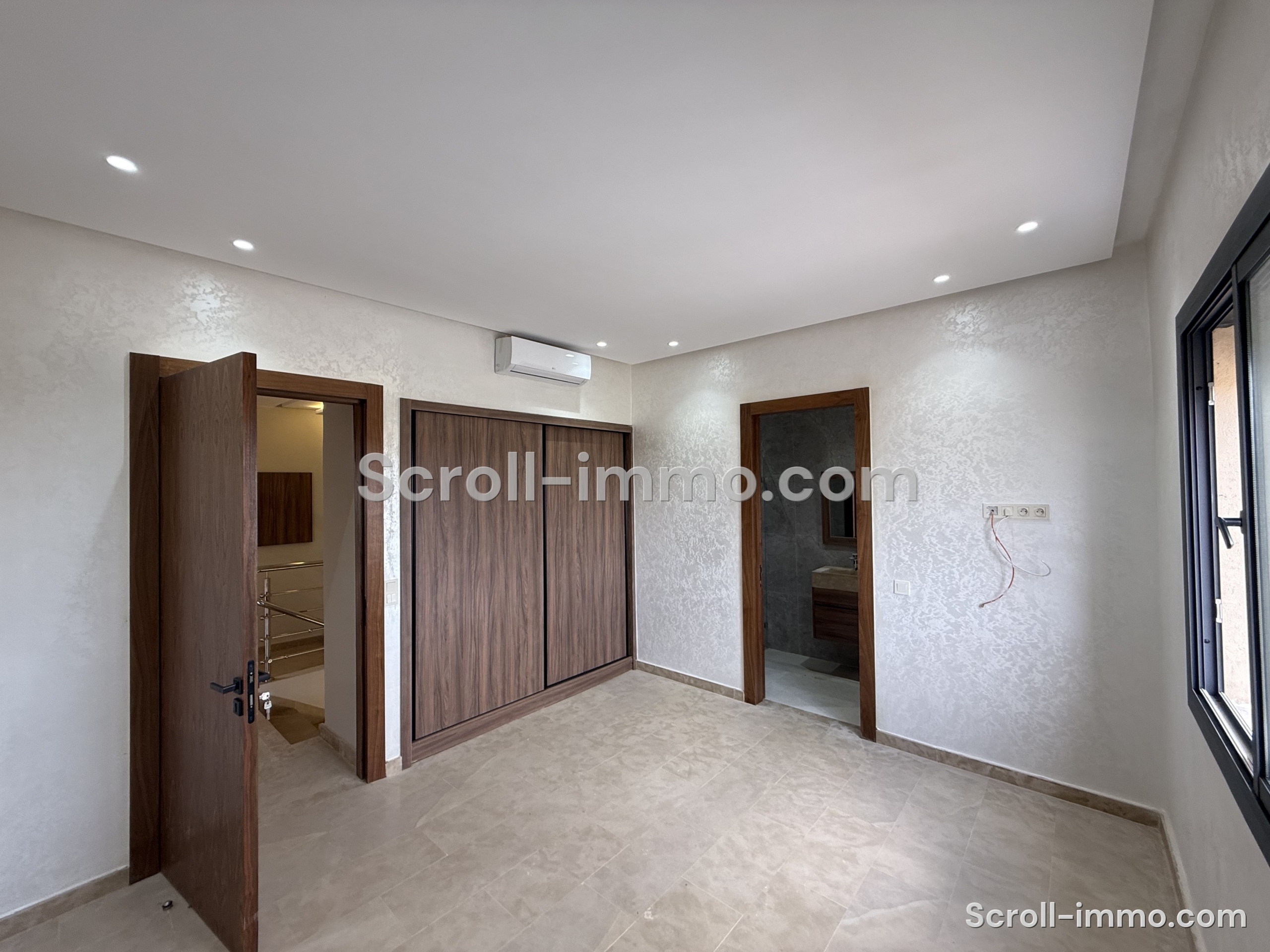 Villa contemporaine avec 4 suites & sous-sol – Akenza Villa