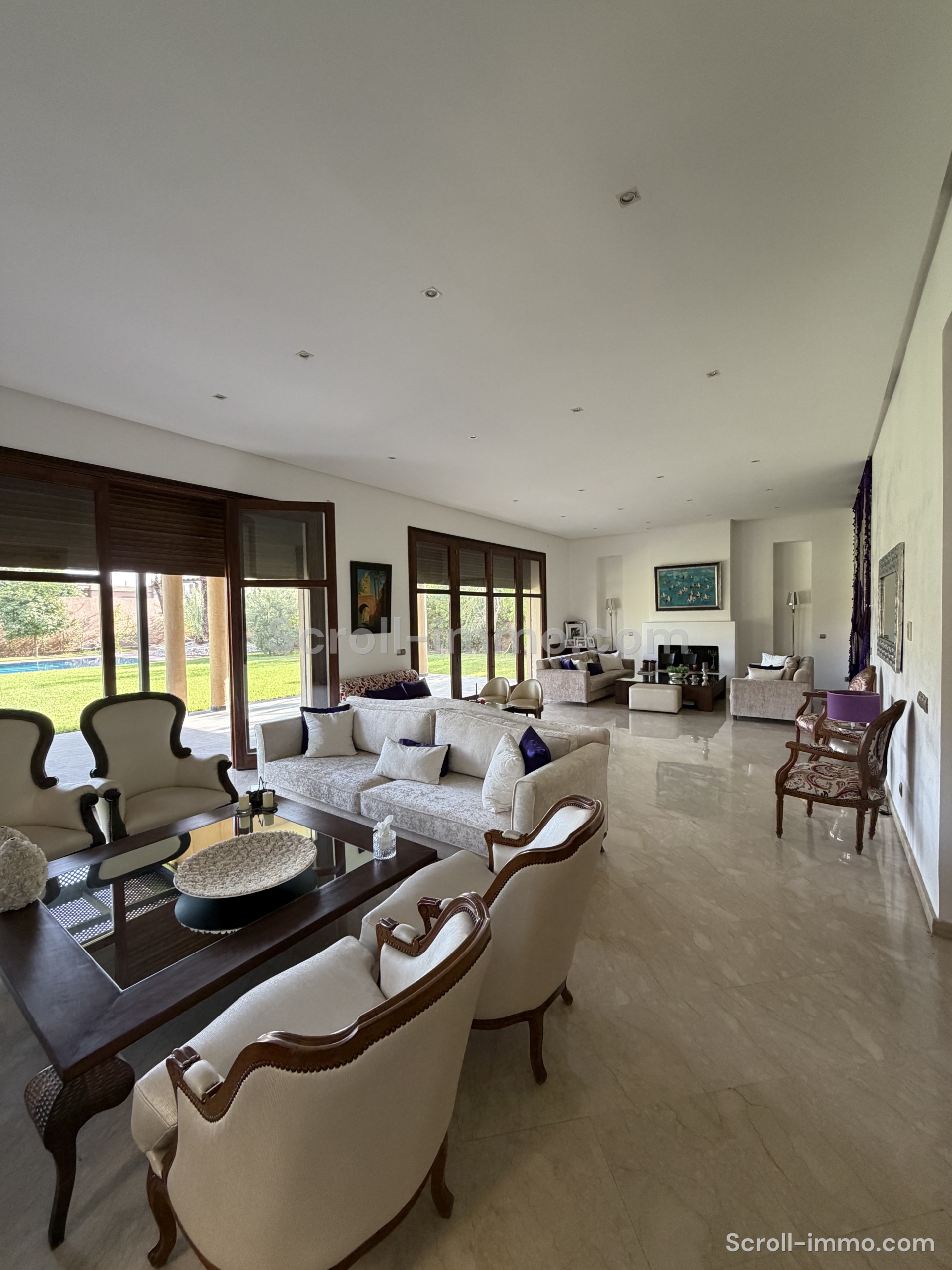 Villa 700m2 sur Parcelle de 2100m2 – Palmeraie