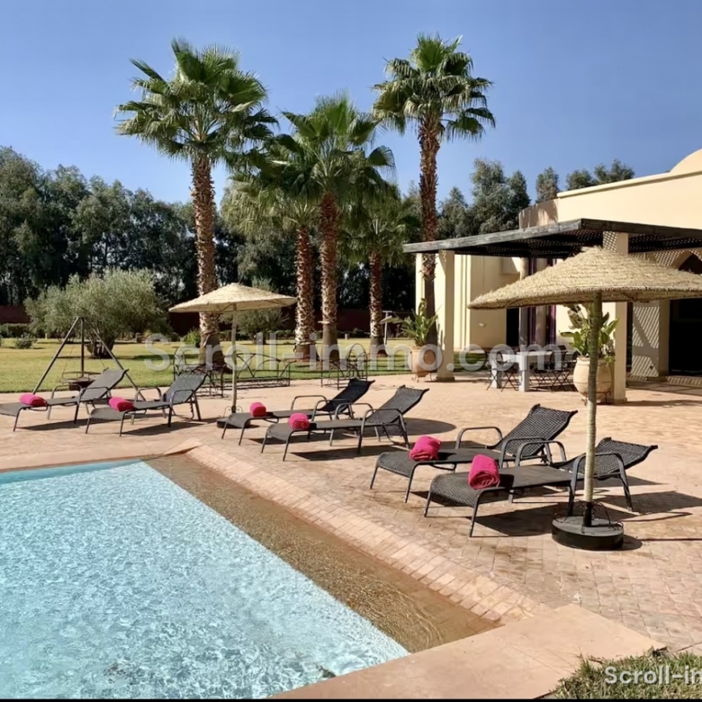 Très beau domaine de 12000 m2, villa 4 suites