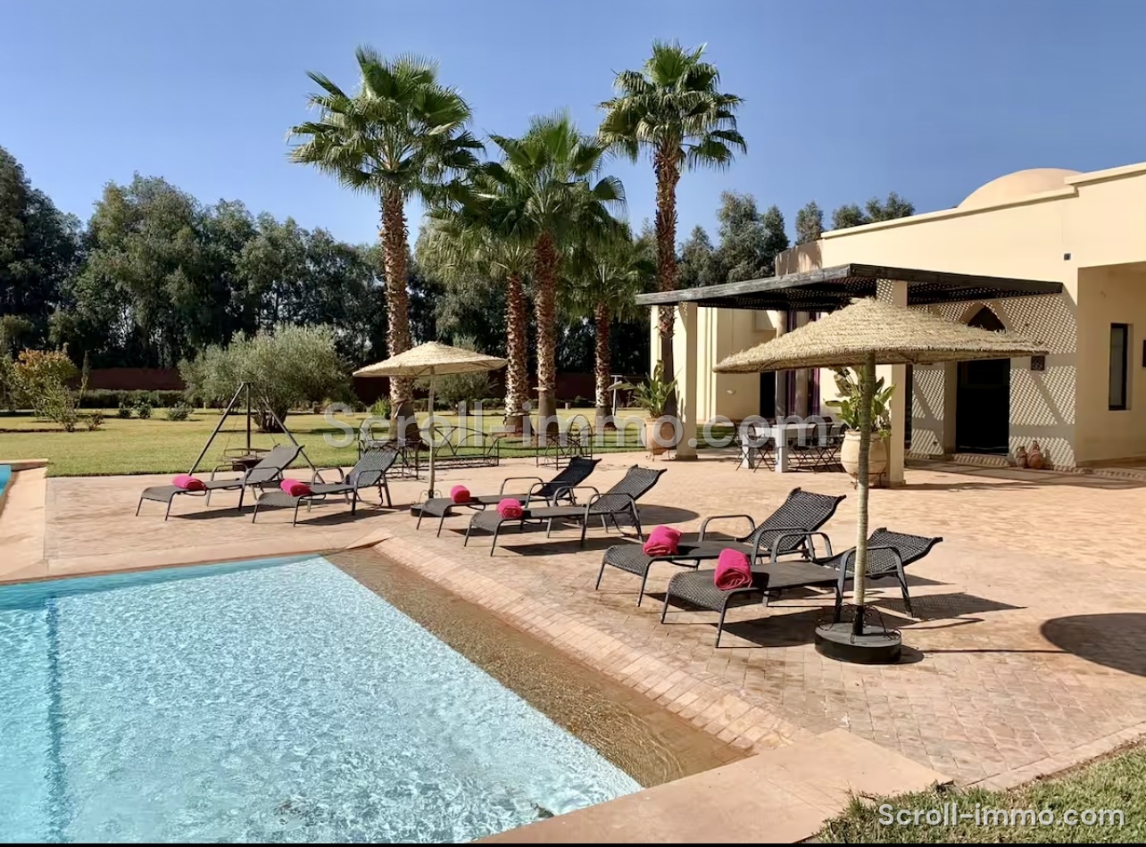 Très beau domaine de 12000 m2, villa 4 suites
