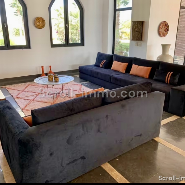 Très beau domaine de 12000 m2, villa 4 suites