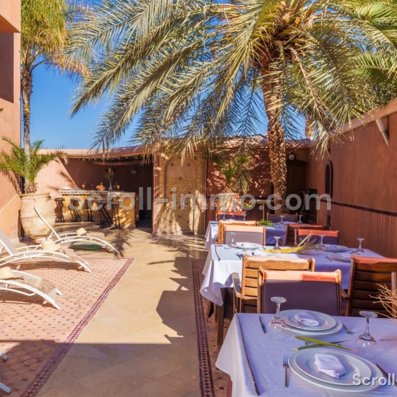Hôtel villa – 700m² à Targa