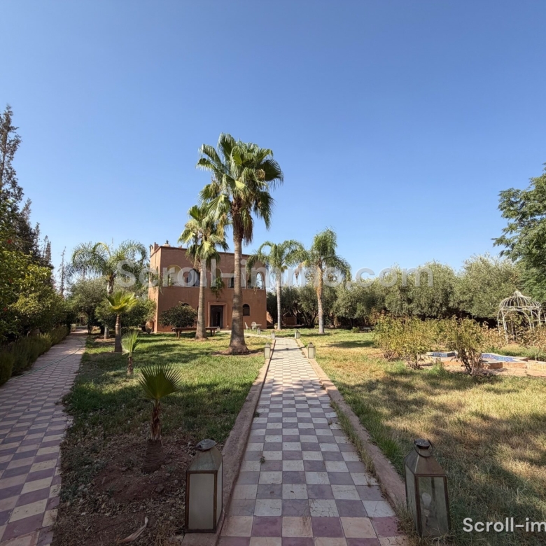 Villa authentique – 500m² à Route de Ouarzazate