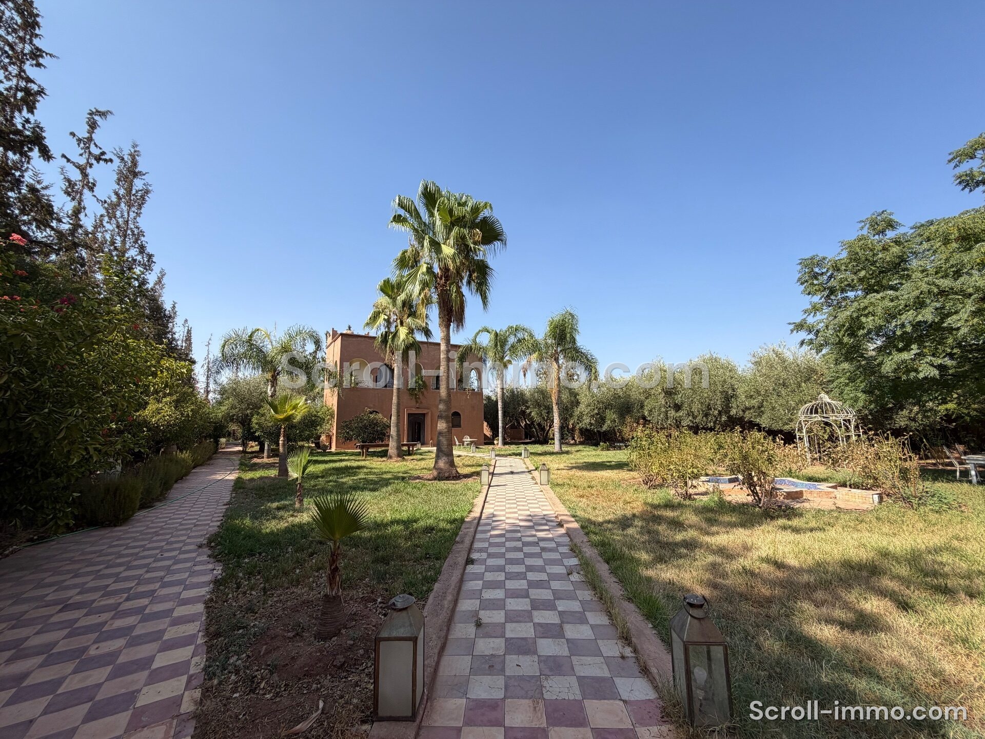 Villa authentique – 500m² à Route de Ouarzazate