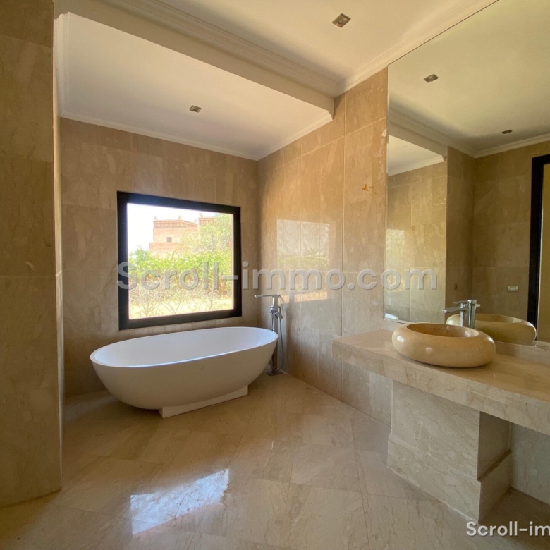 Villa haut standing – 800m² à Bab Atlas