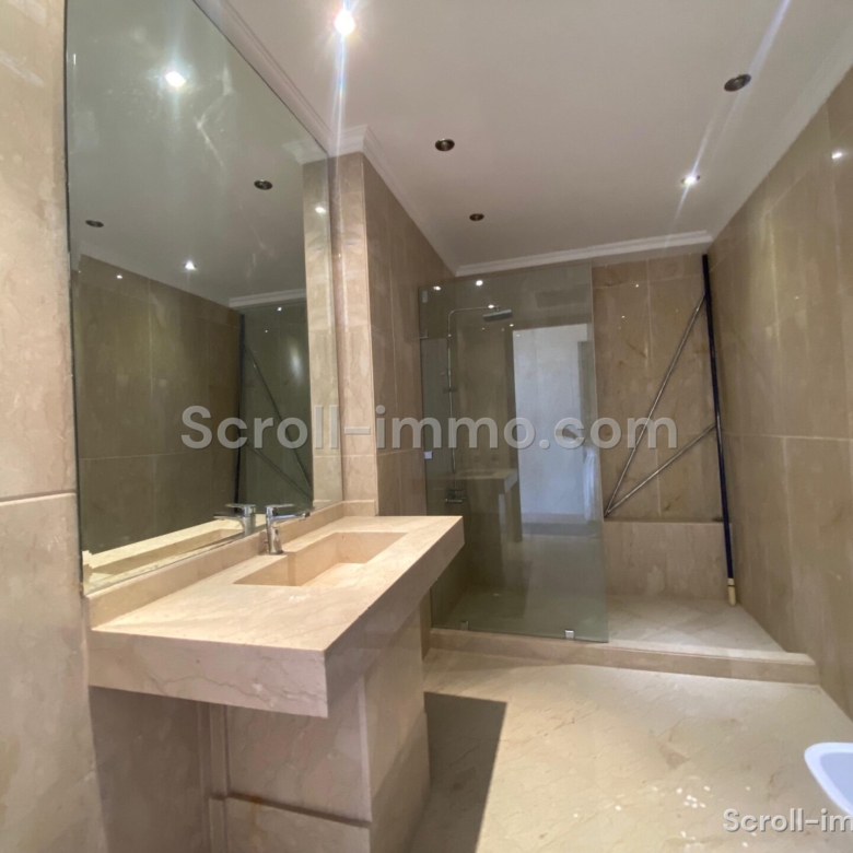 Villa haut standing – 800m² à Bab Atlas