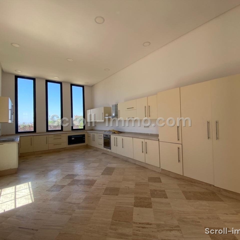 Villa haut standing – 800m² à Bab Atlas