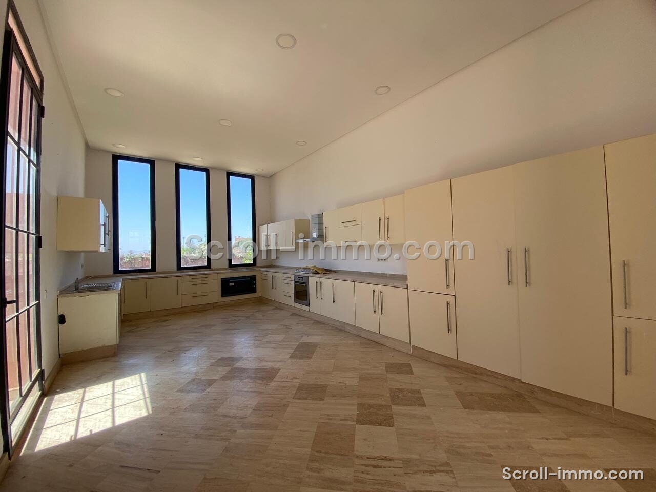Villa haut standing – 800m² à Bab Atlas