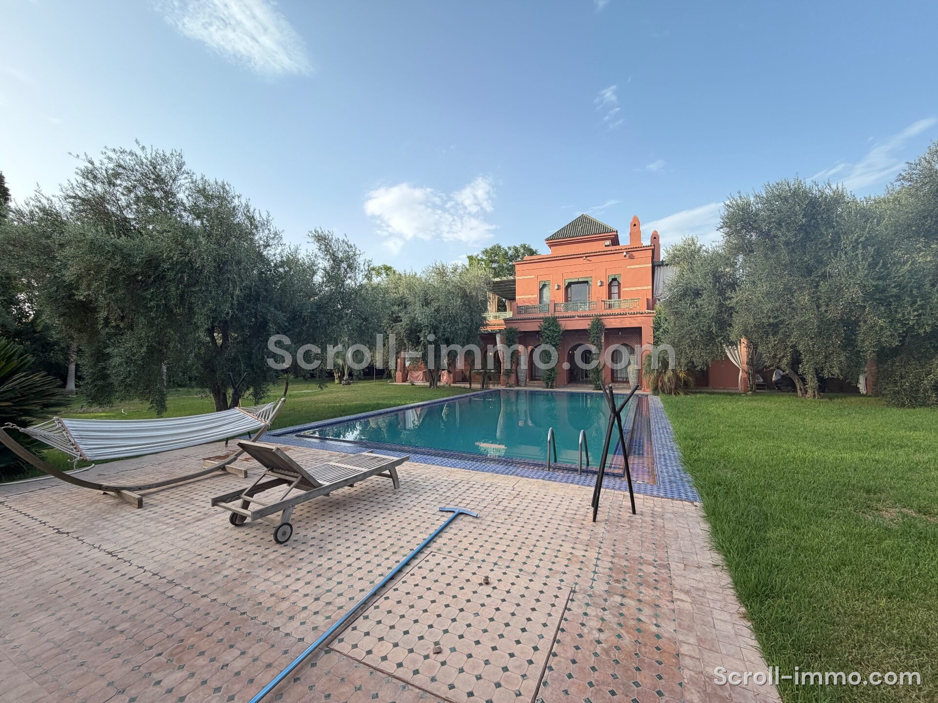 bien-20260826235518-93704e Villa d’exception – 390m² à Palmeraie