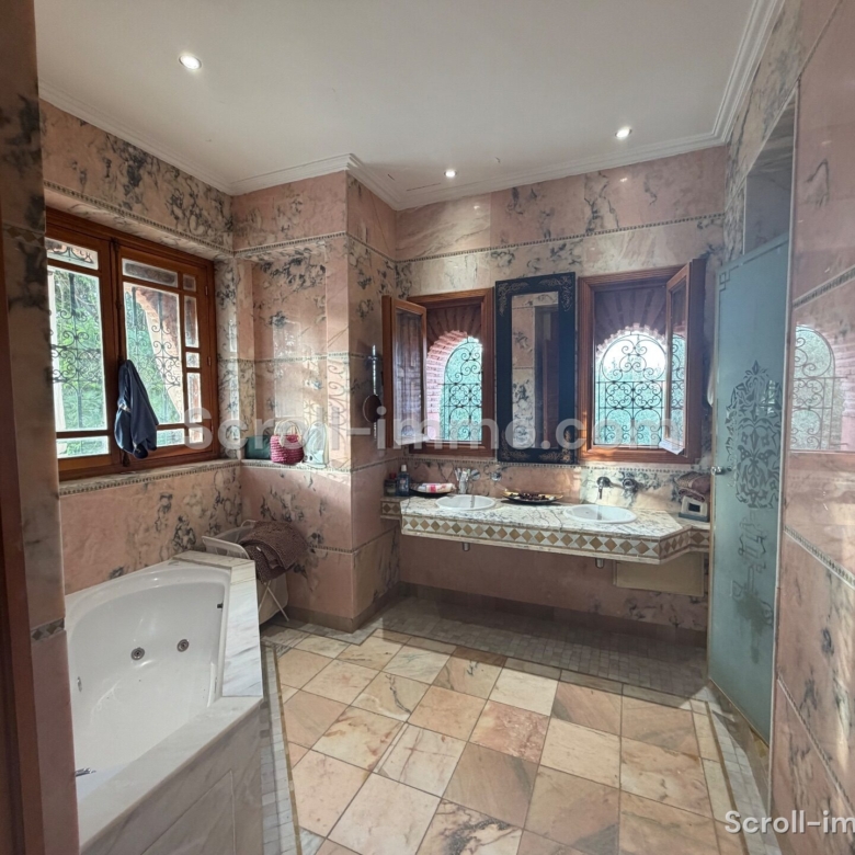 Villa d’exception – 390m² à Palmeraie