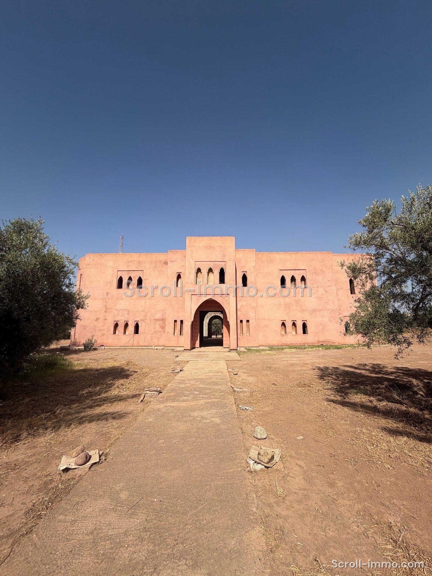 Villa style Riad – 1000m² à Route de l’Ourika