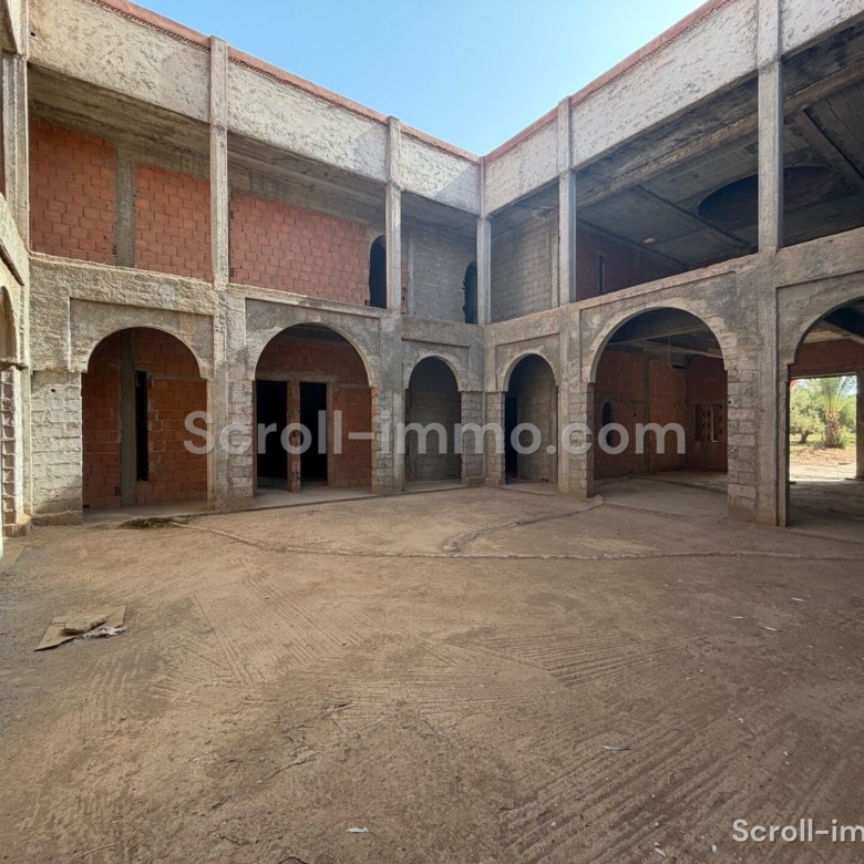 Villa style Riad – 1000m² à Route de l’Ourika