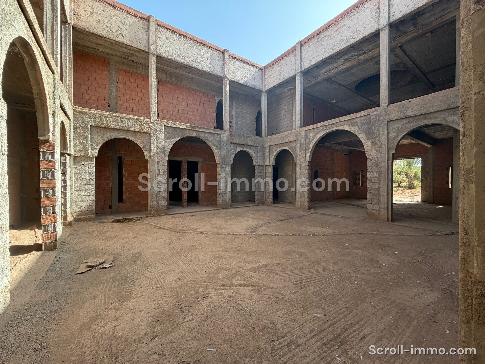 Villa style Riad – 1000m² à Route de l’Ourika