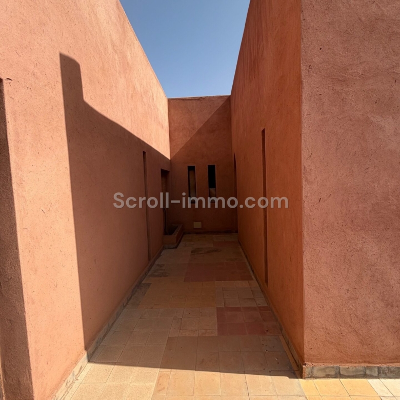 Villa style Riad – 1000m² à Route de l’Ourika