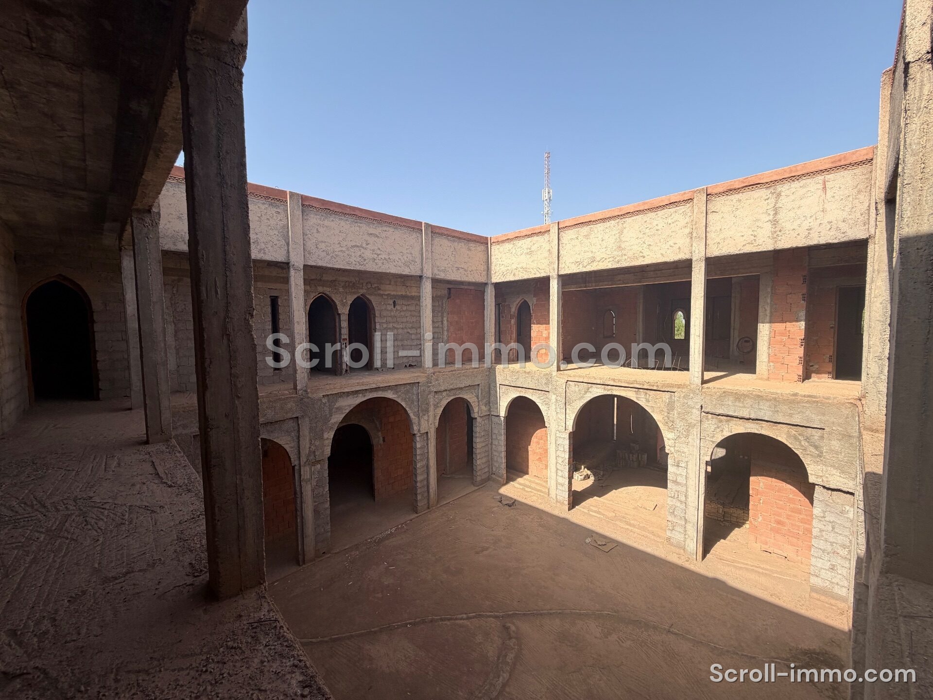 Villa style Riad – 1000m² à Route de l’Ourika