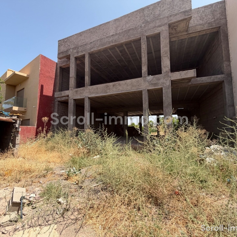 Villa à finir – 450m² à Route de Tahannaout