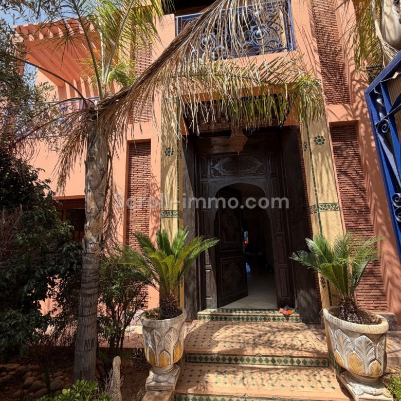 Villa authentique – 400m² à Route de Fès