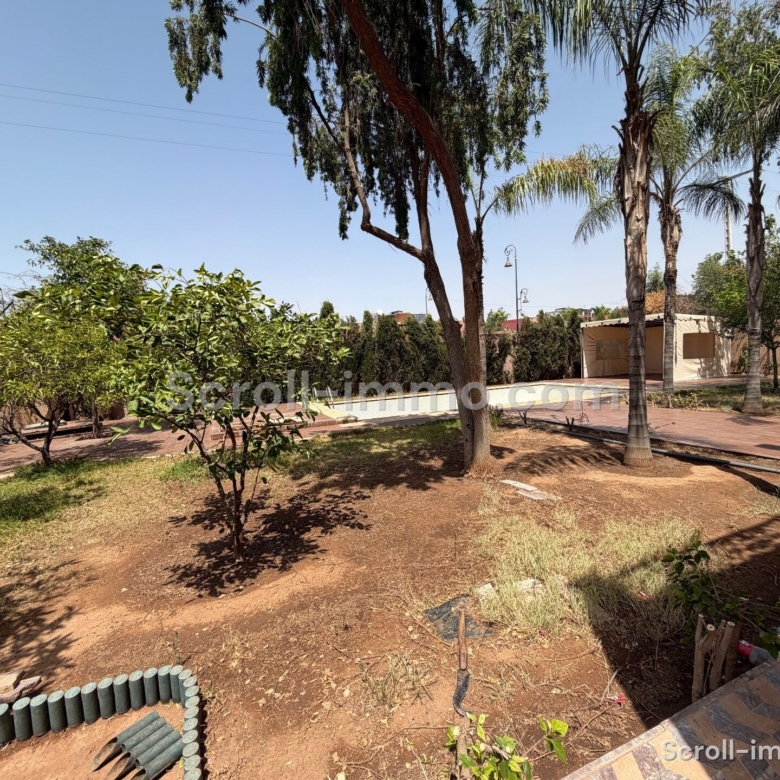 Villa authentique – 400m² à Route de Fès