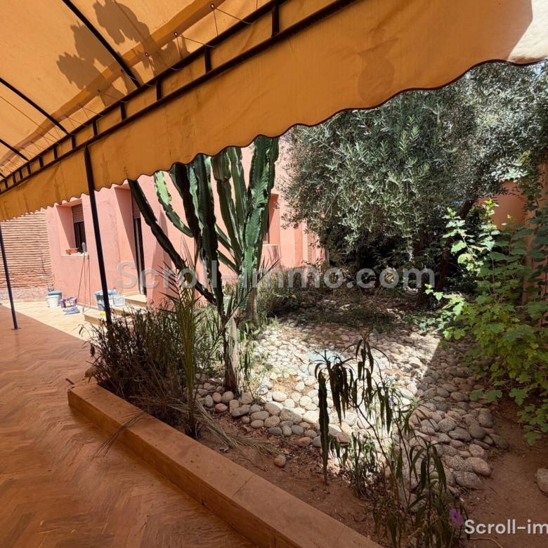 Villa authentique – 400m² à Route de Fès