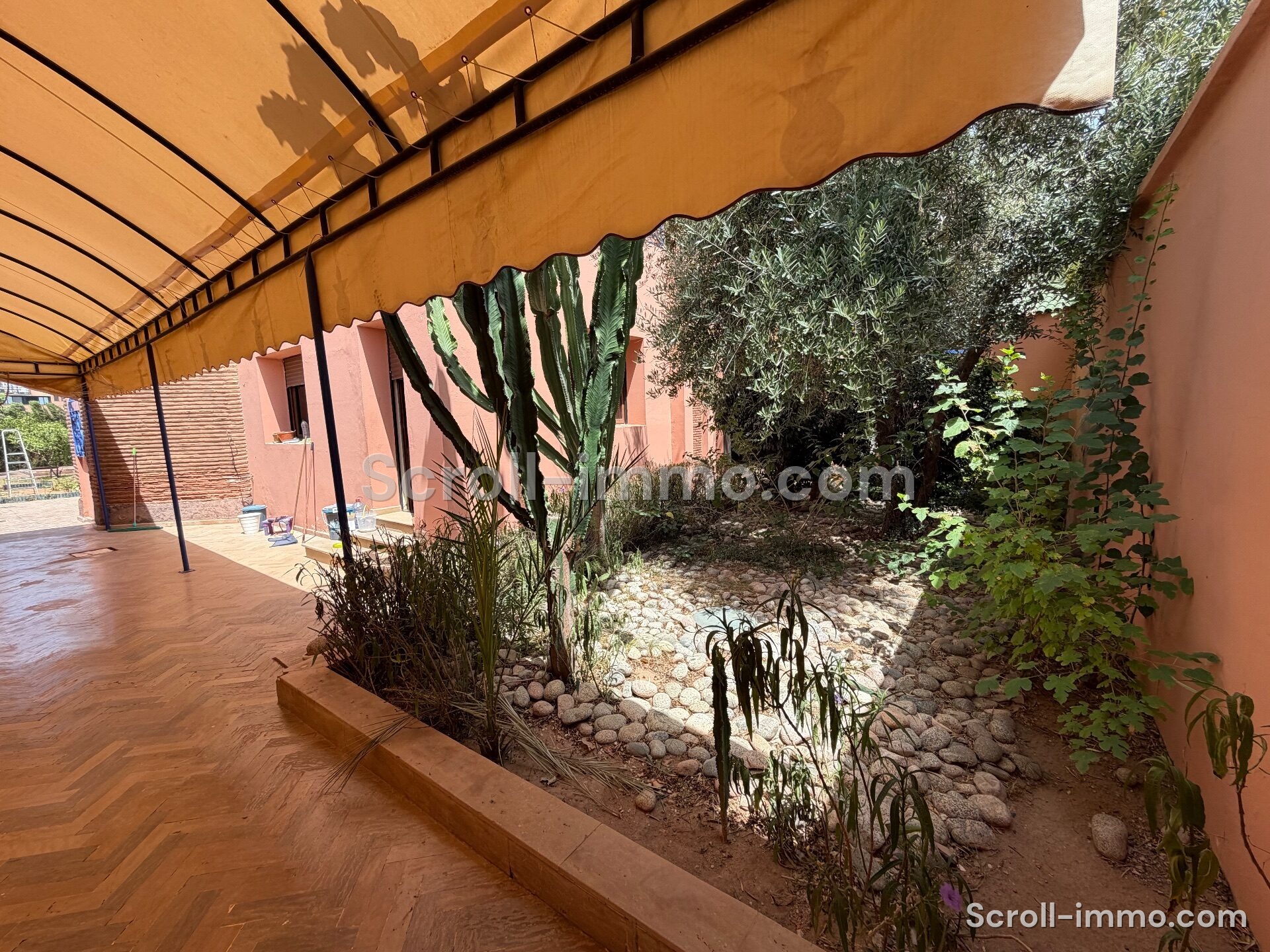 Villa authentique – 400m² à Route de Fès