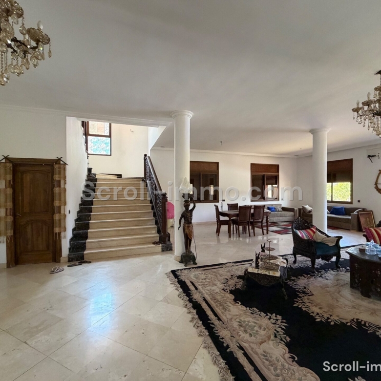 Villa authentique – 400m² à Route de Fès