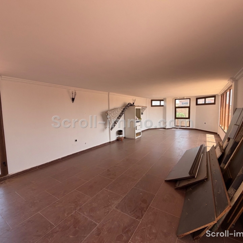Villa authentique – 400m² à Route de Fès