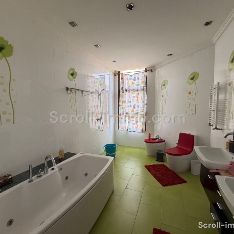 Villa authentique – 400m² à Route de Fès