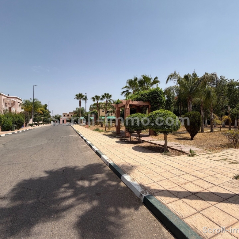 Villa authentique – 400m² à Route de Fès