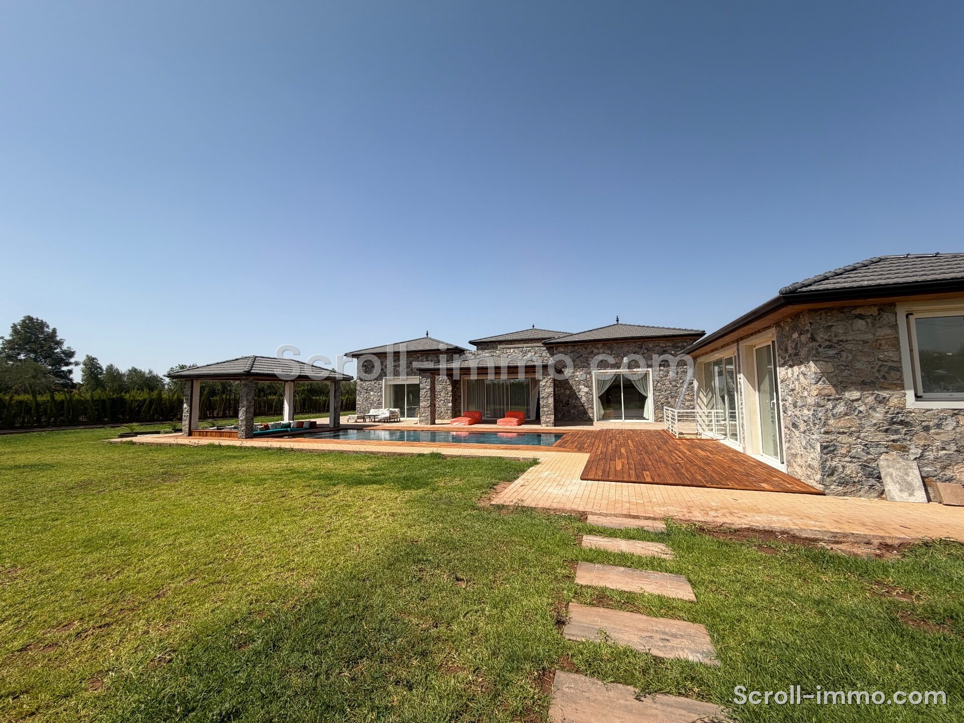 Villa clé en main – 400m² à Route de l’Ourika
