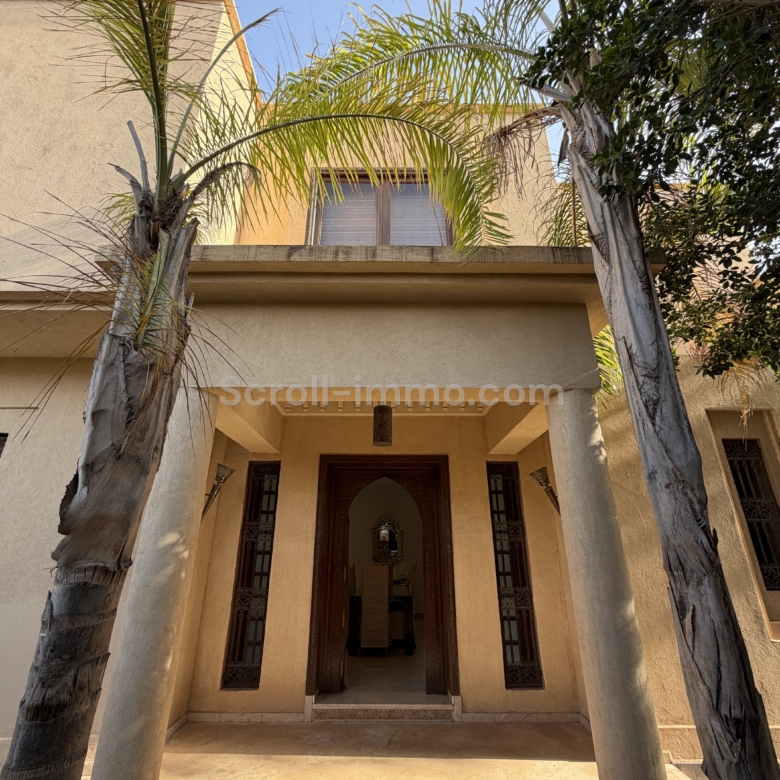 Villa 700m2 sur Parcelle de 2100m2 – Palmeraie