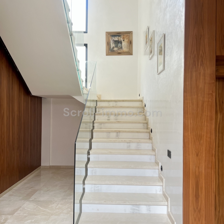 Villa 320m² 4 suites avec ascenseur Route d&rsquo;Amizmiz
