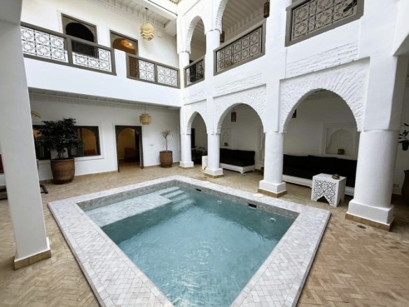 Riad rénové – 161 m² au sol – 5 chambres – Kasbah