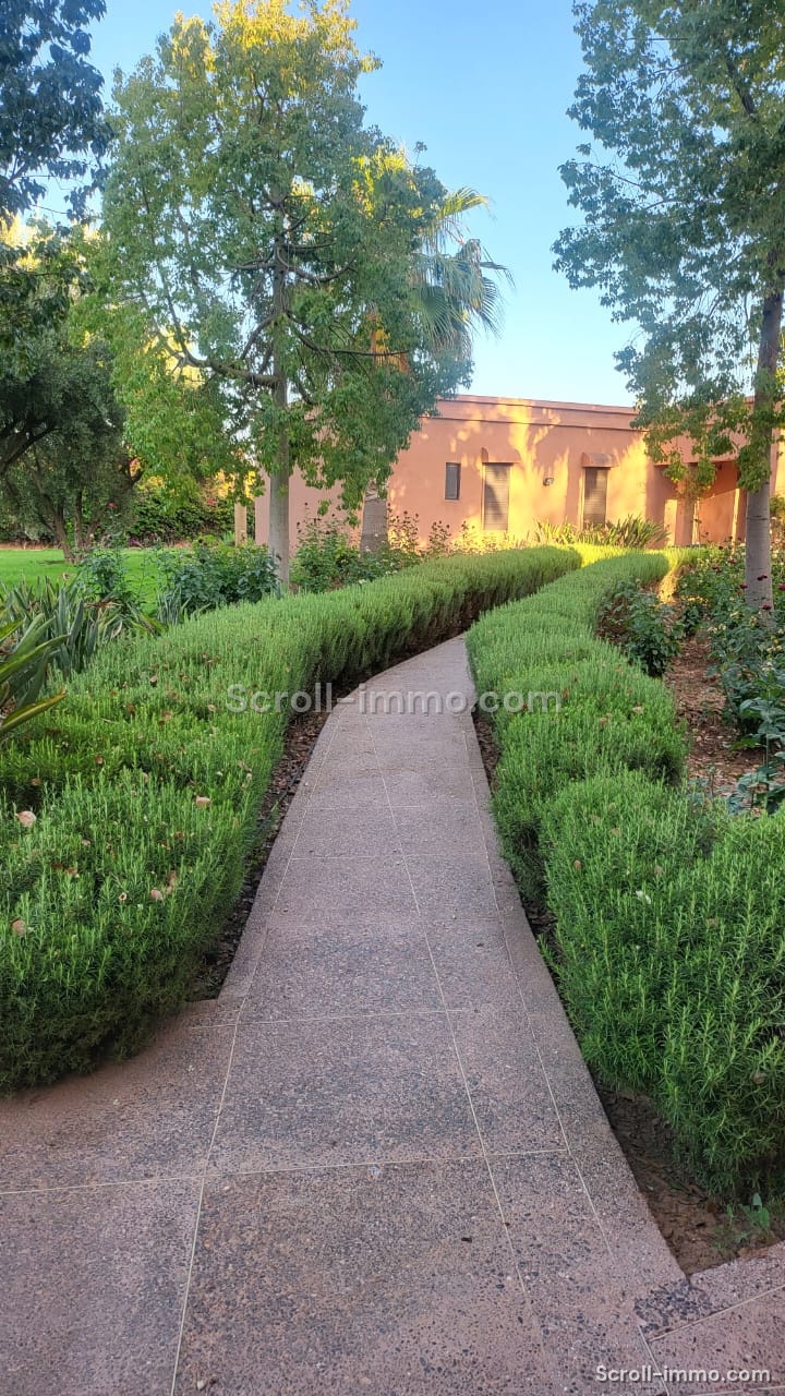 PALAIS & VILLAS – Route d’Amizmiz 17KM MARRAKECH – OPPORTUNITÉ HÔTELIÈRE
