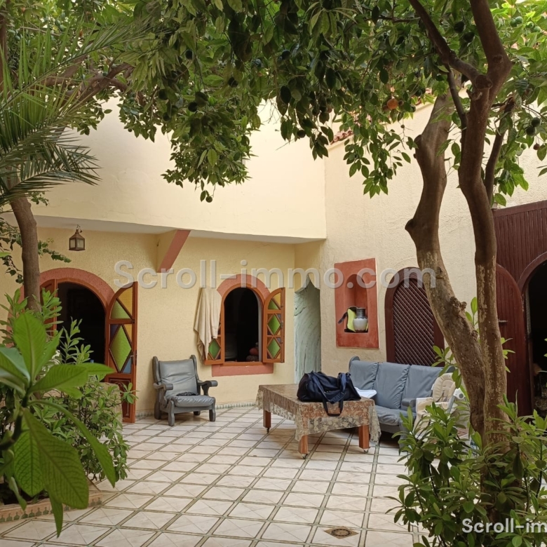 Riad 269m² Titré 13 suites – Quartier Kennaria