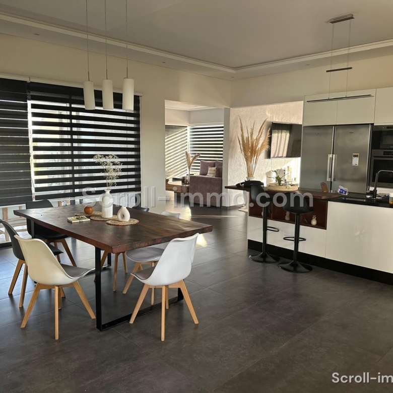 Villa 300m2- 15km Rte Ouarzazate