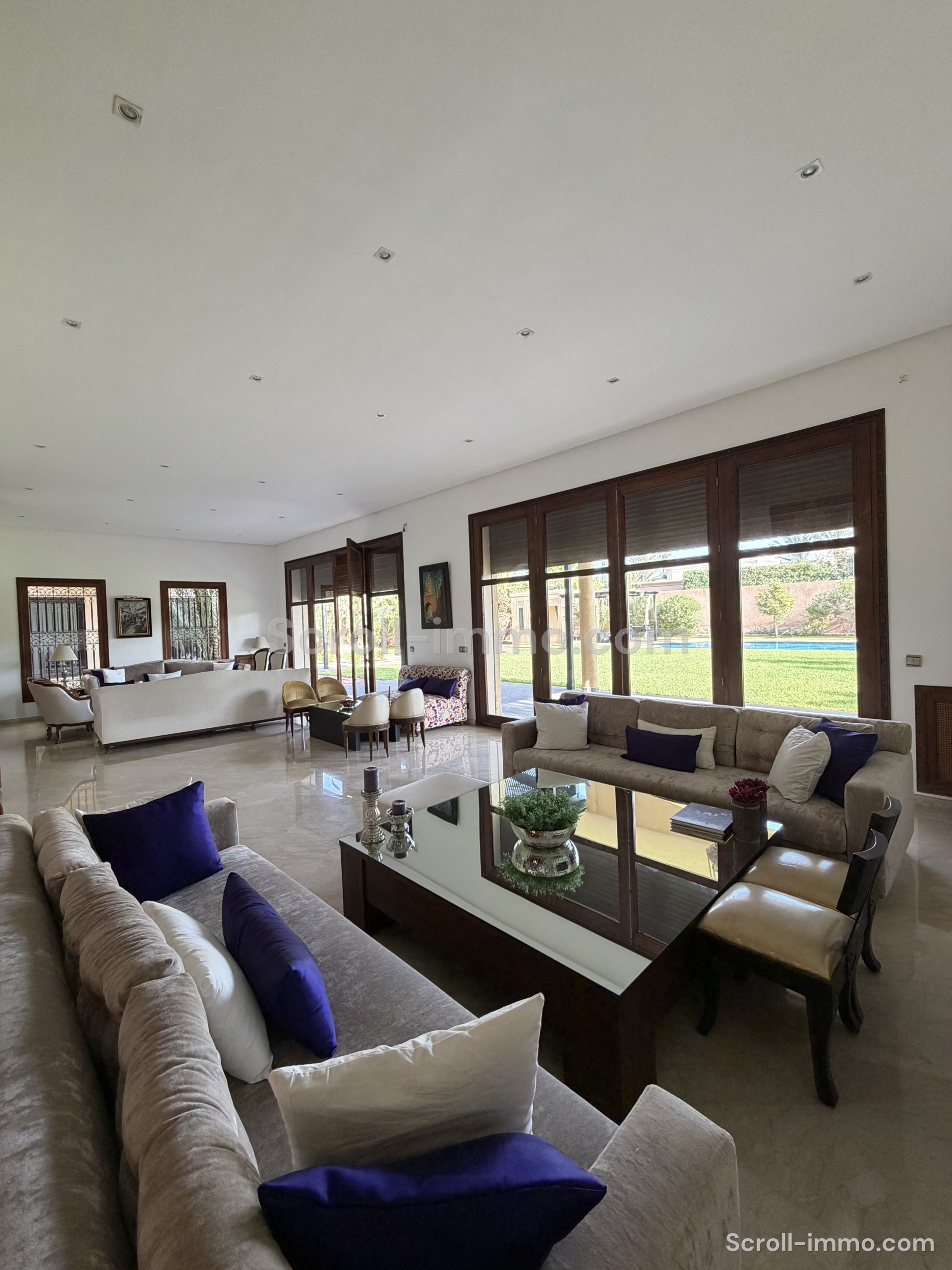 Villa 700m2 sur Parcelle de 2100m2 – Palmeraie