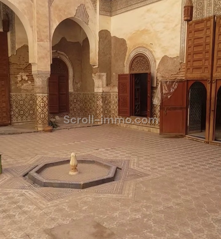 Riad 556m2 à rénover dans le quartier de Hart Essoura