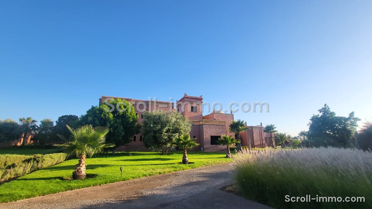 PALAIS & VILLAS – Route d’Amizmiz 17KM MARRAKECH – OPPORTUNITÉ HÔTELIÈRE