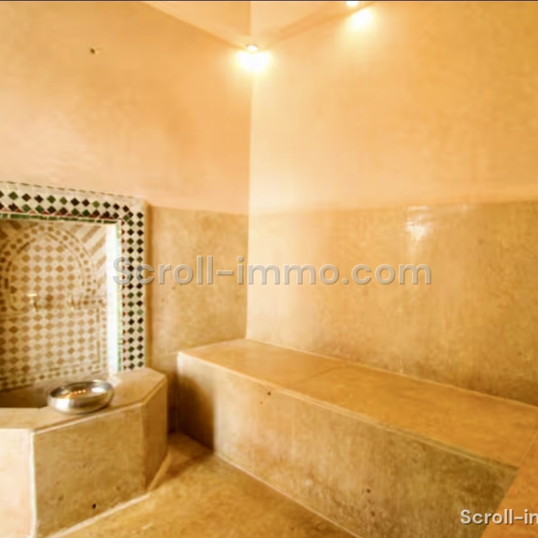 Très beau domaine de 12000 m2, villa 4 suites